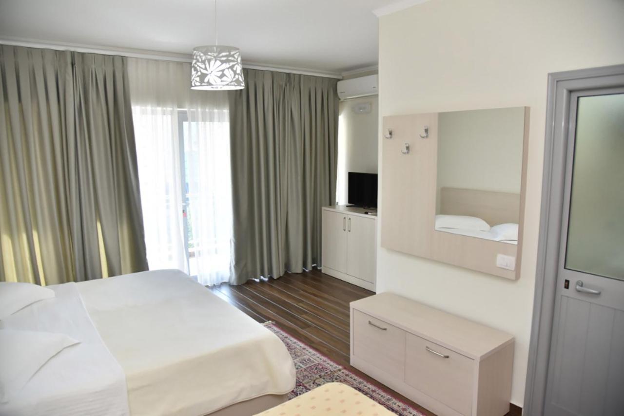 Hotel Imperiale Durrës Exteriör bild